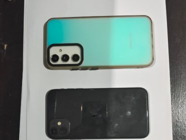 Keterangan : Barang bukti Handphone yang disita dari pelaku. Senin (25/5/26). 
Sumber : Hum Polres JBR 