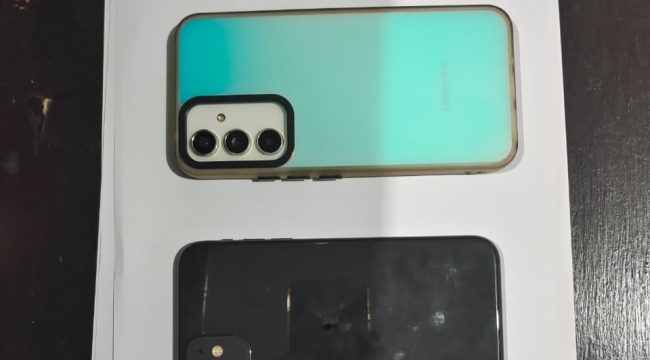 Keterangan : Barang bukti Handphone yang disita dari pelaku. Senin (25/5/26). 
Sumber : Hum Polres JBR 