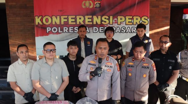 Wakapolresta Denpasar, AKBP I Ketut Widiarta bersama jajaran saat Konferensi Pers. Kamis (16/7/26). 
Sumber : Nom/JPost