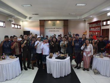 Keterangan : Seluruh Peserta pasca Acara di Kejari Jembrana. Kamis (25/6/2026)
Sumber       : Kejari/Jpost